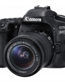 Canon EOS 90D con lente 18-135mm
