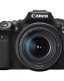 Canon EOS 90D con lente 18-135mm